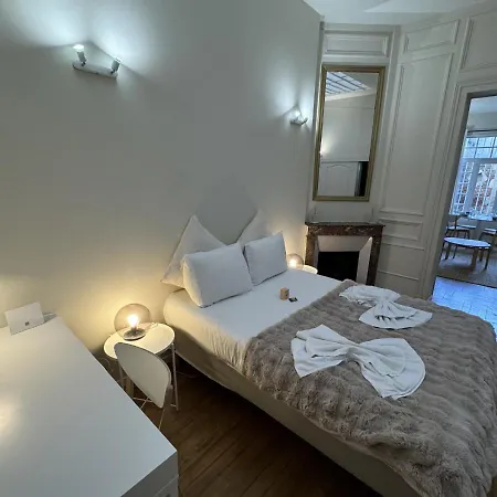 T2 A L'elegance Haussmannienne Апартаменты