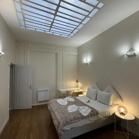 Апартаменты T2 A L'elegance Haussmannienne *