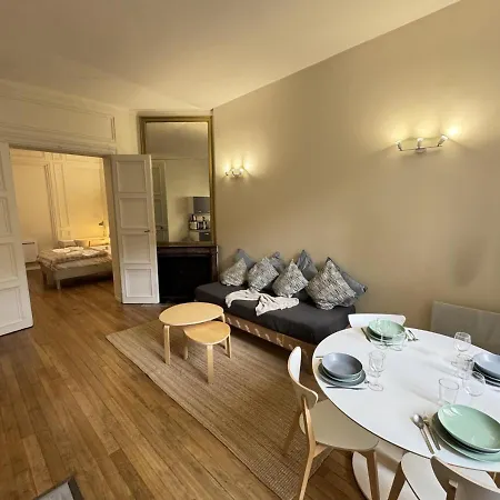 T2 A L'elegance Haussmannienne Апартаменты *